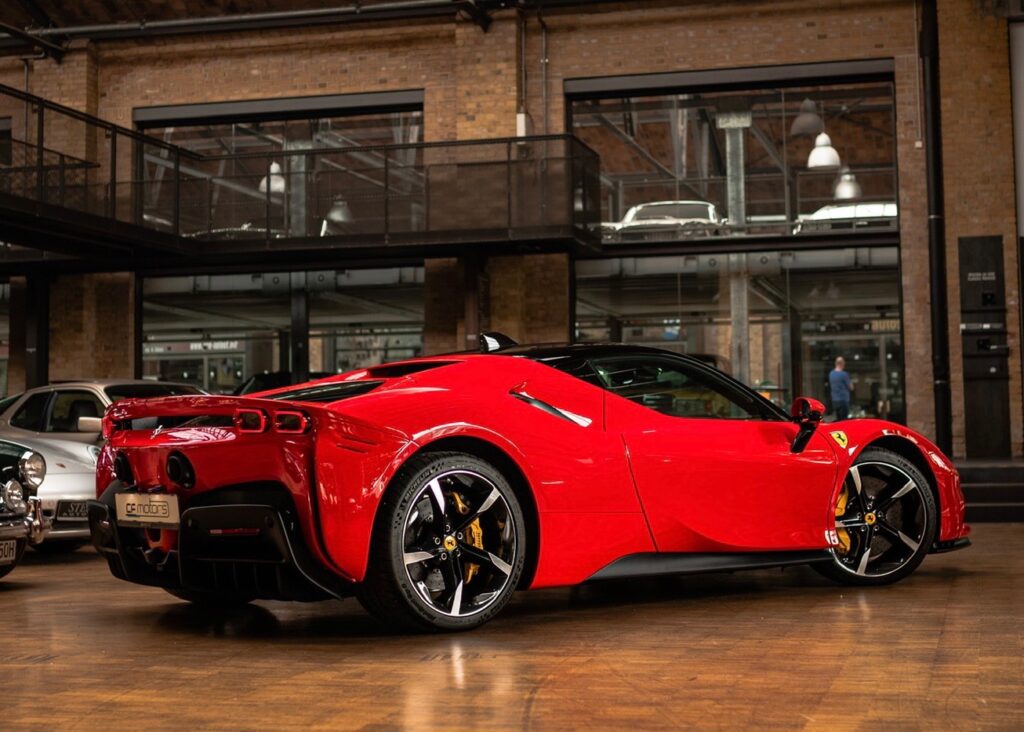 FERRARI SF90 Stradale