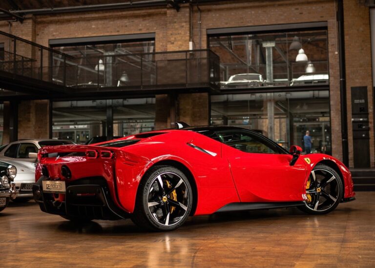 FERRARI SF90 Stradale