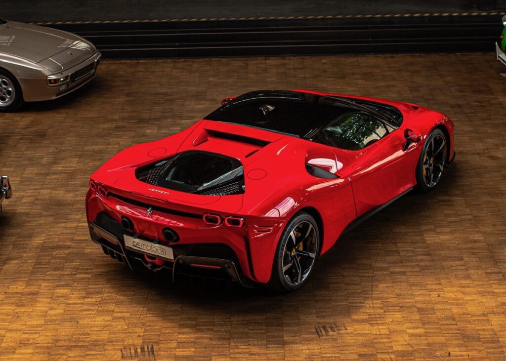 FERRARI SF90 Stradale