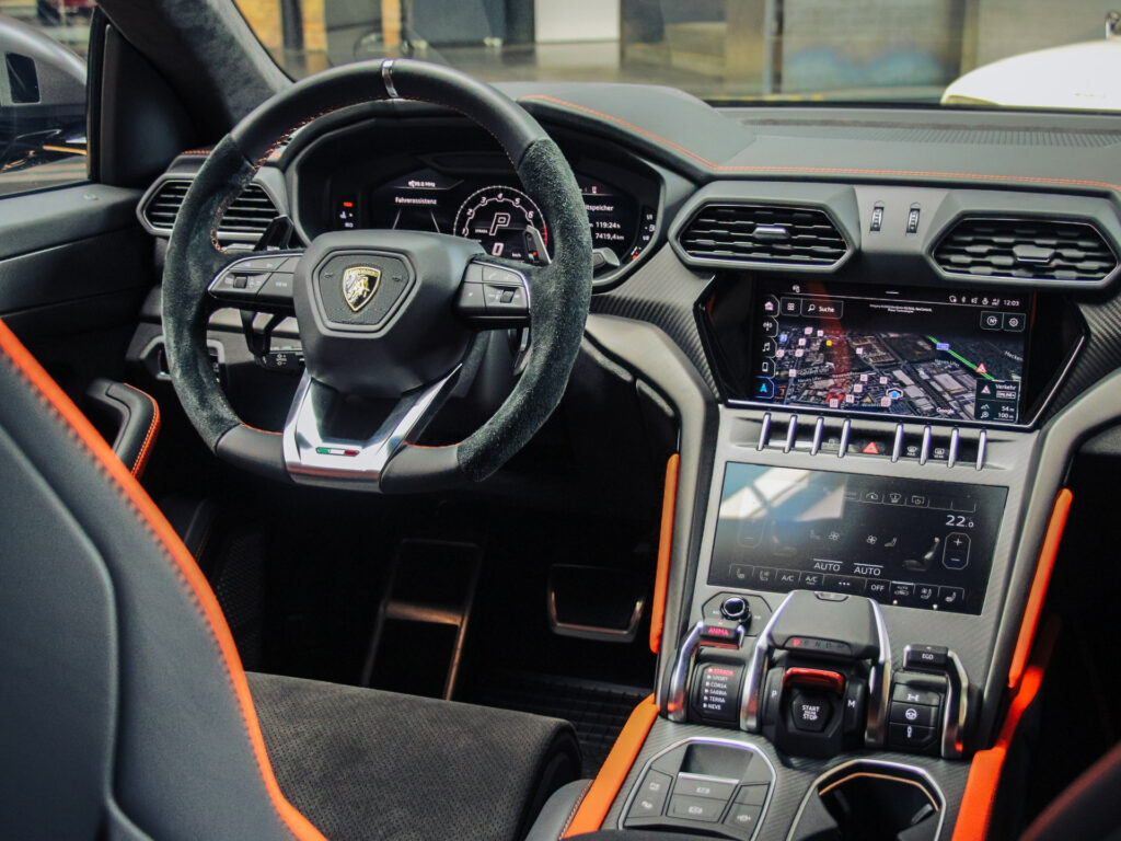 LAMBORGHINI Urus B&O, 360, PANO, CARBON, CAPSULE