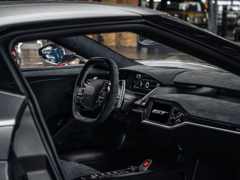 FORD GT Carbon Series LIMITED EDITION, BRAND NEW