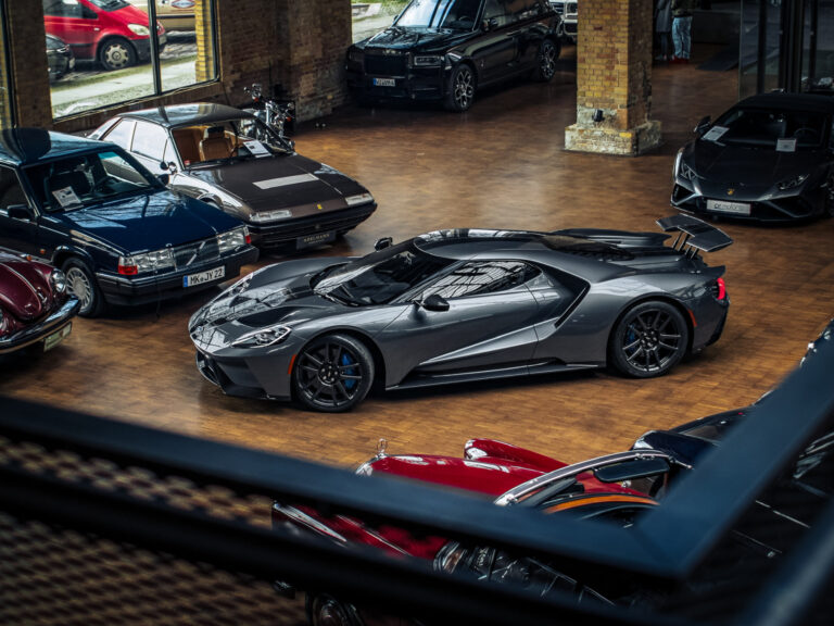 FORD GT Carbon Series LIMITED EDITION, BRAND NEW