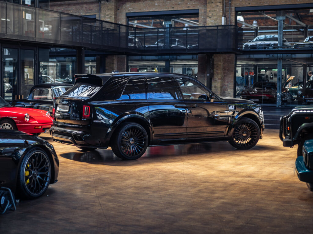 ROLLS ROYCE Cullinan Black Badge MANSORY WIDE BODY, 360, 24"
