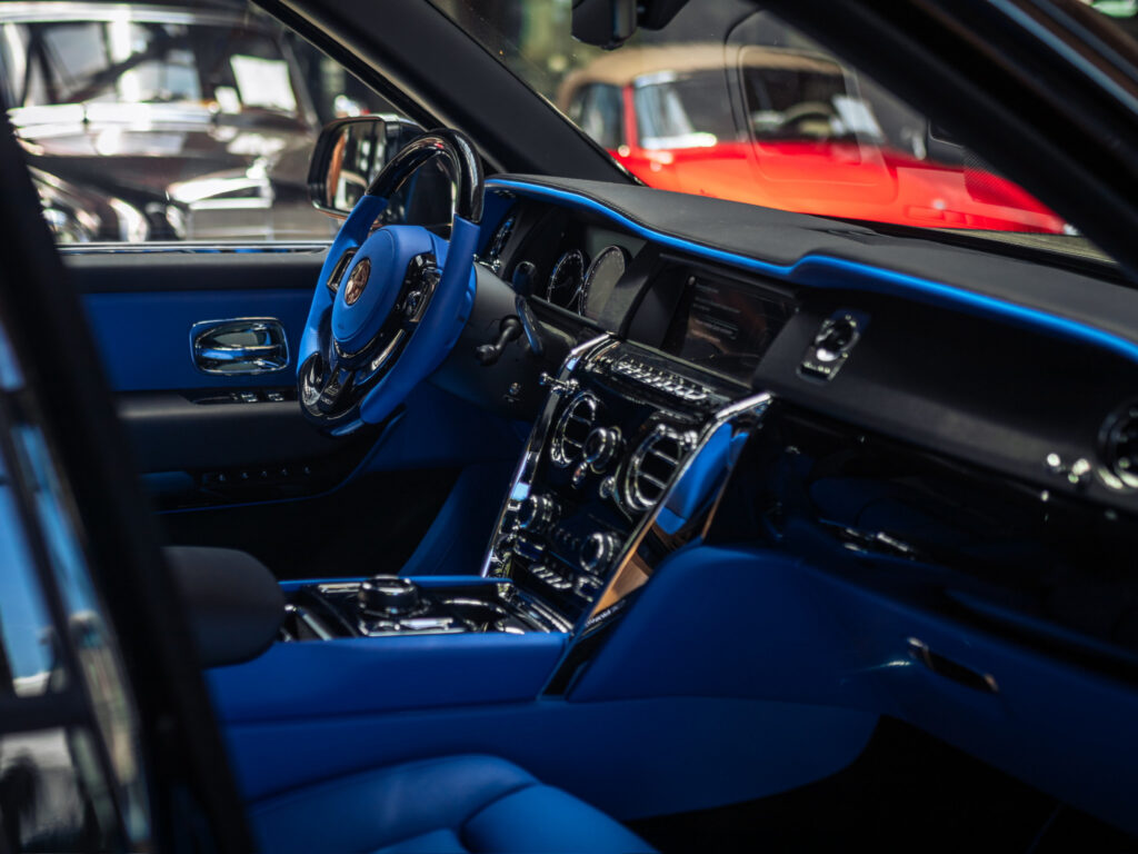 ROLLS ROYCE Cullinan Black Badge MANSORY WIDE BODY, 360, 24"