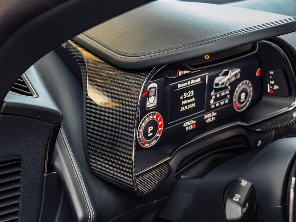 AUDI R8 Spyder 5.2 FSI quattro B&O, CARBON, CCB, CAM