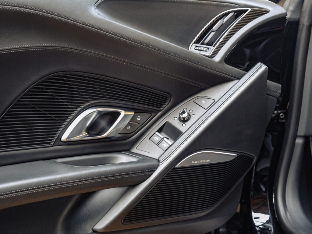AUDI R8 Spyder 5.2 FSI quattro B&O, CARBON, CCB, CAM