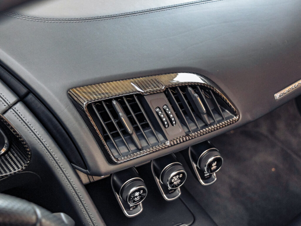 AUDI R8 Spyder 5.2 FSI quattro B&O, CARBON, CCB, CAM