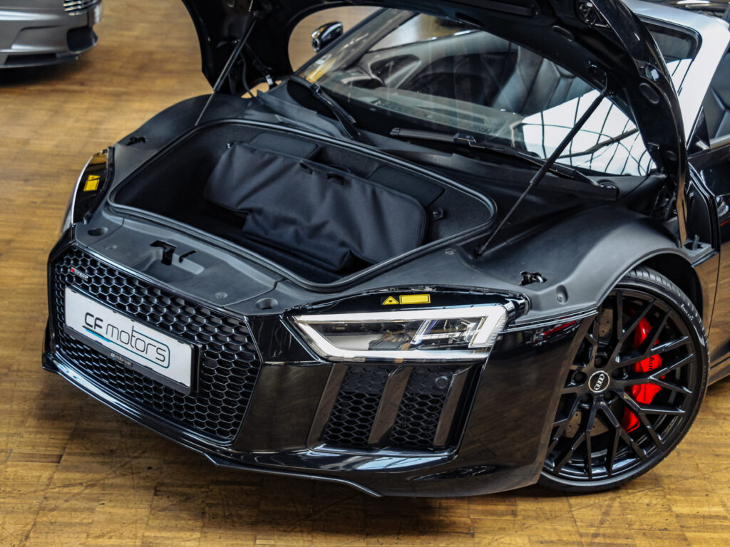 AUDI R8 Spyder 5.2 FSI quattro B&O, CARBON, CCB, CAM