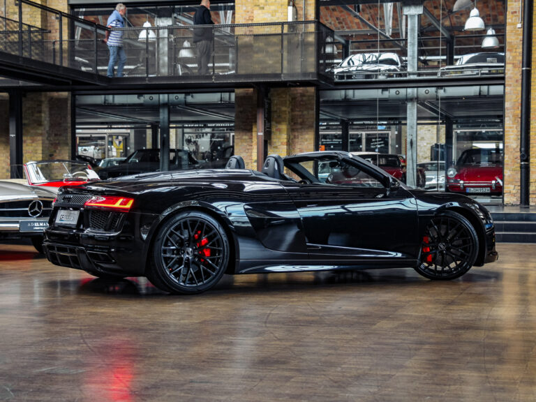AUDI R8 Spyder 5.2 FSI quattro B&O, CARBON, CCB, CAM