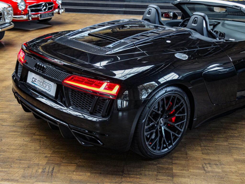 AUDI R8 Spyder 5.2 FSI quattro B&O, CARBON, CCB, CAM