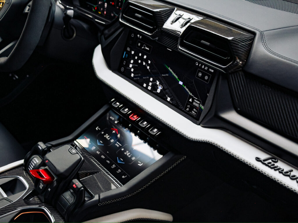 LAMBORGHINI Urus SE CARBON, PANO, REAR ENT, B&O, 360 CAM