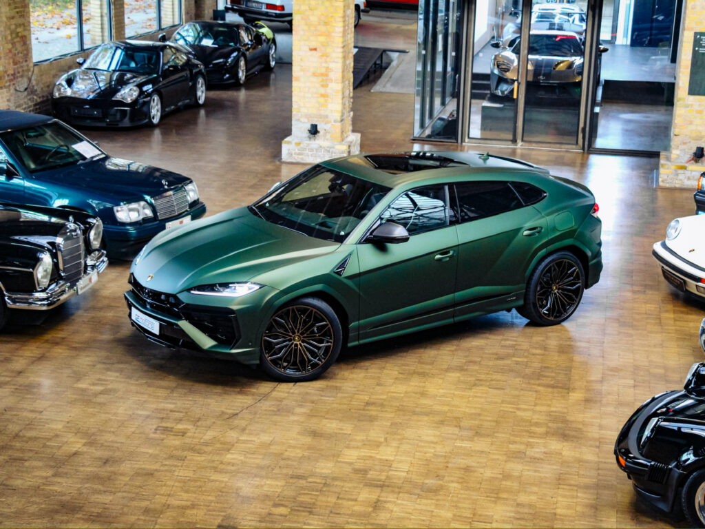 LAMBORGHINI Urus SE CARBON, PANO, REAR ENT, B&O, 360 CAM
