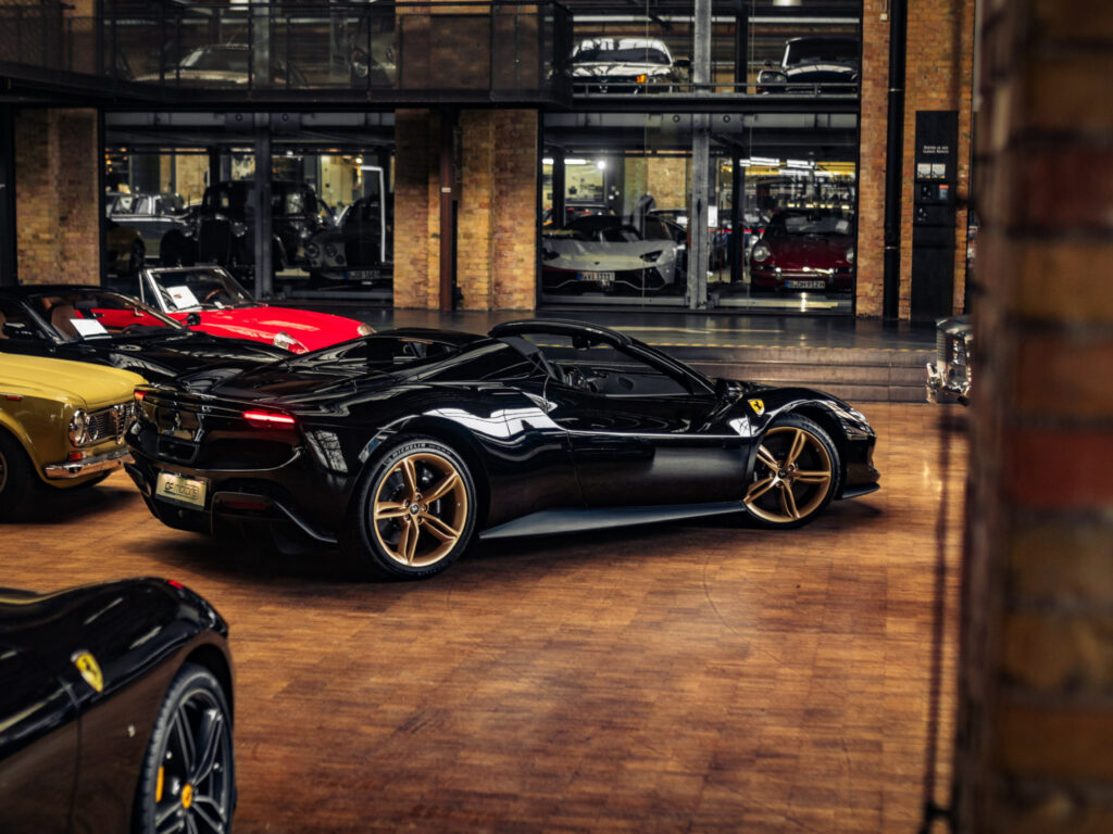 FERRARI 296 GTS LIFT, LEDS, JBL, 360