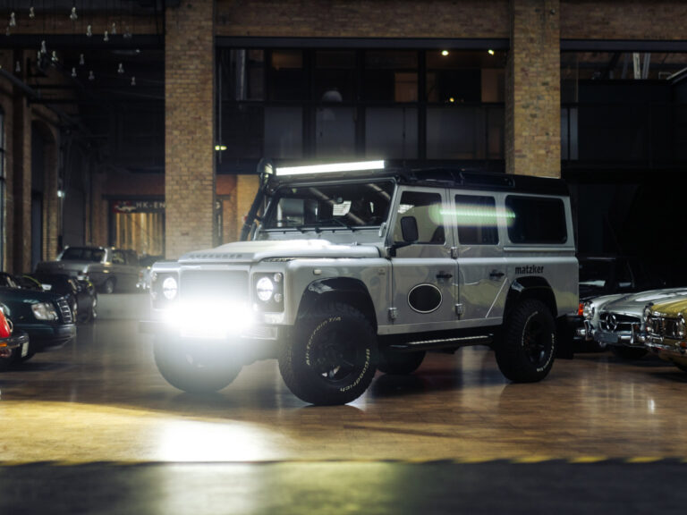 LAND ROVER Defender TD4 110 SW Experience RECARO
