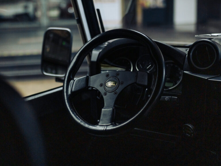 LAND ROVER Defender TD4 110 SW Experience RECARO