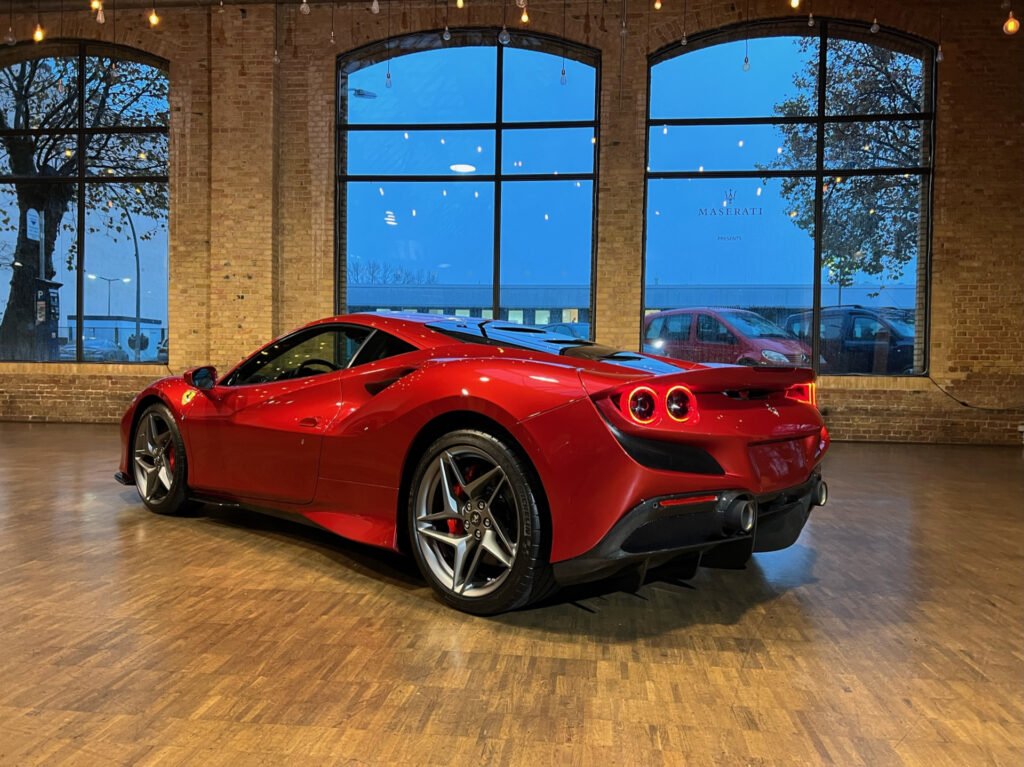 FERRARI F8 Tributo