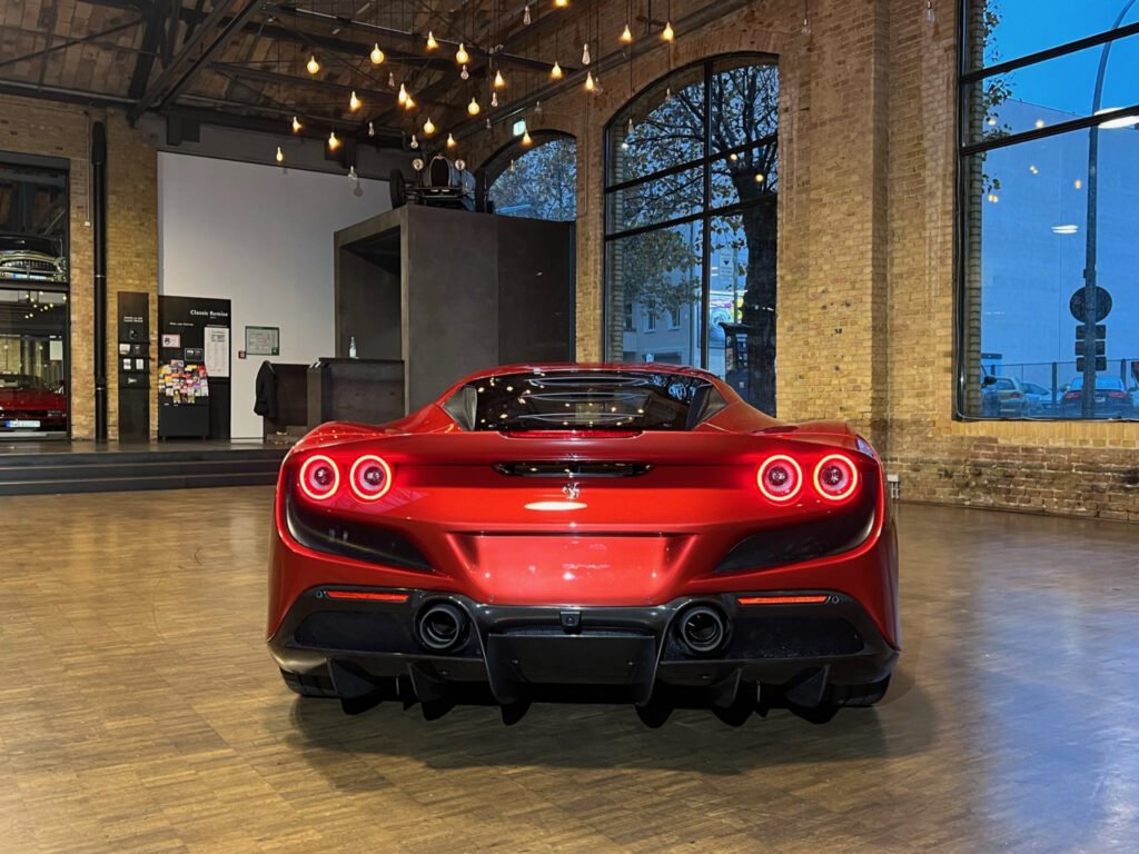 FERRARI F8 Tributo