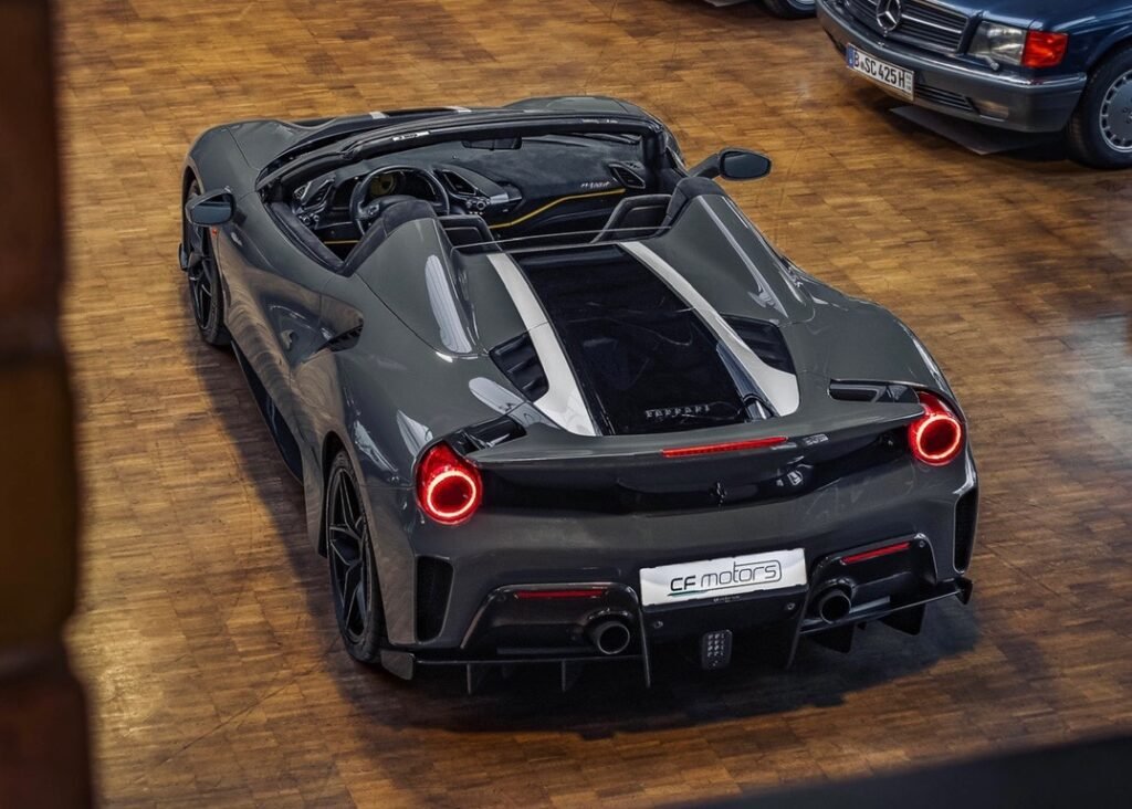 FERRARI 488 Pista Spider