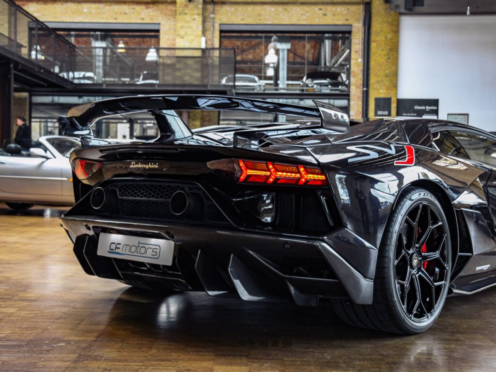 LAMBORGHINI Aventador SVJ - полностью карбон, гарантия